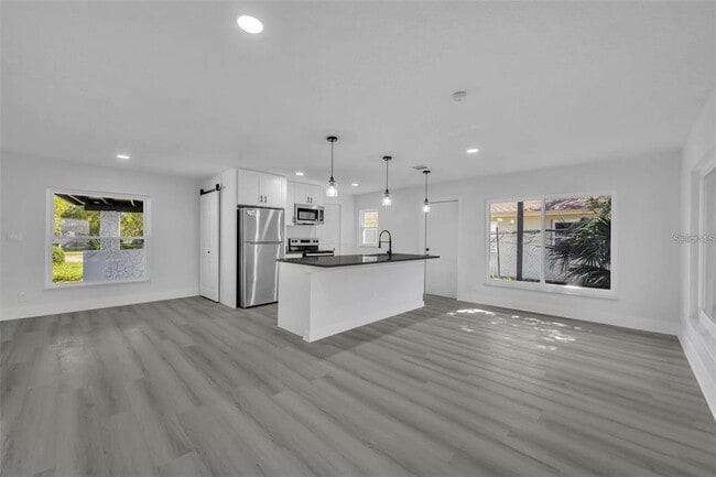 Photo - 920 Lockhart St