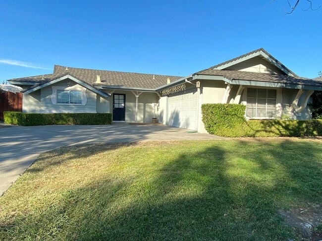 Photo - 5564 Yale Dr
