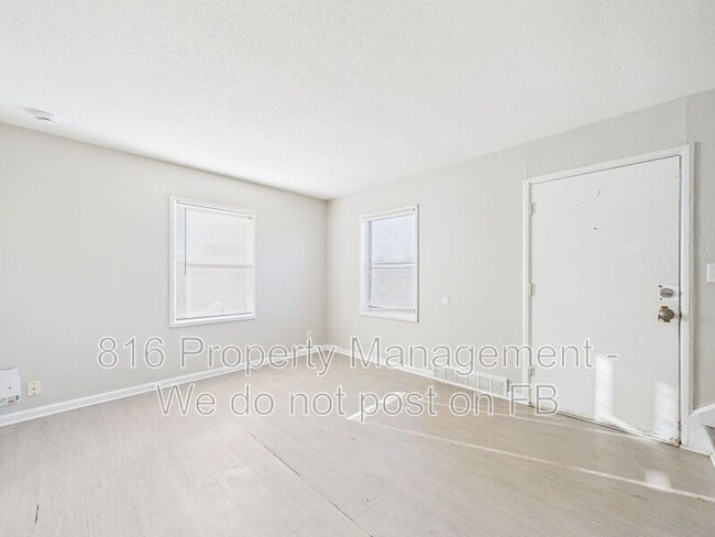 Photo - 801-803 E Bannister Rd Unidad 801