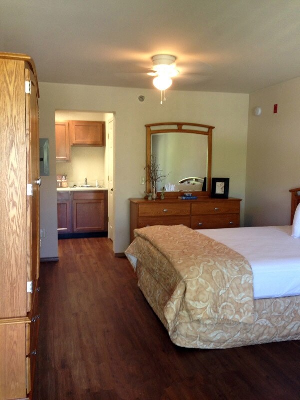 Holiday Terrace Apartments Branson, MO