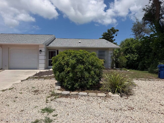 Building Photo - Charming 2-Bedroom, 2-Bath Duplex in a Quiet Englewood Cul-de-Sac
