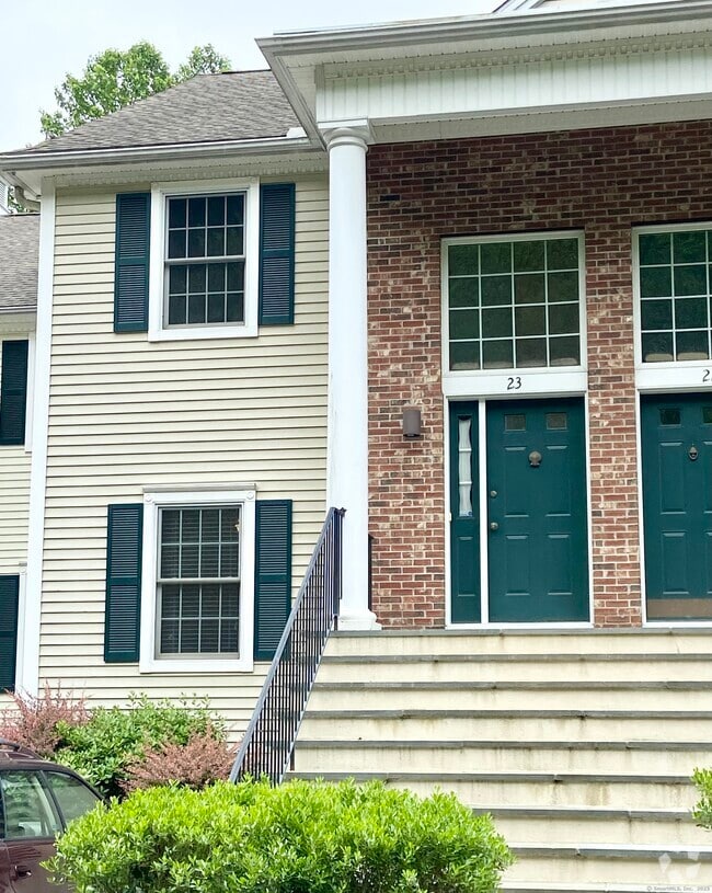 Building Photo - 570 Danbury Rd Unit Apt 23