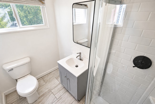 Photo - 200 8th St NW
