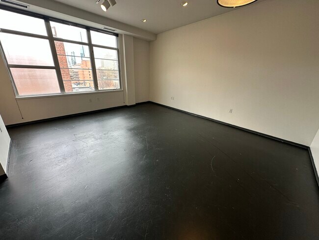 Photo - 147 E Berkeley St