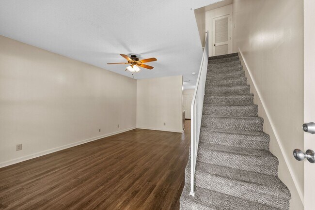 Photo - Forbes Avenue-248 Unidad 248A