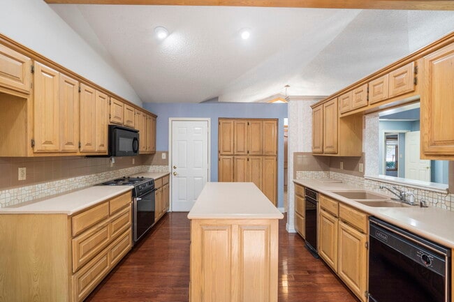 Photo - 30 Kensington Dr