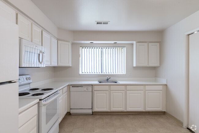 Interior Photo - Legacy Place Apartments - Southfield, MI