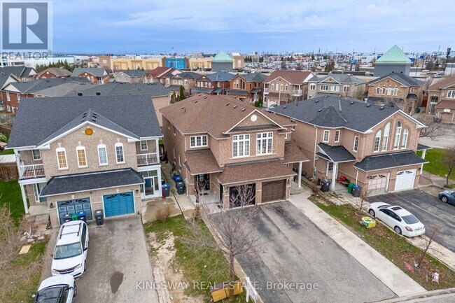 Photo - 803 Khan Crescent