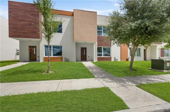 Building Photo - 2600 Mimosa St Rental