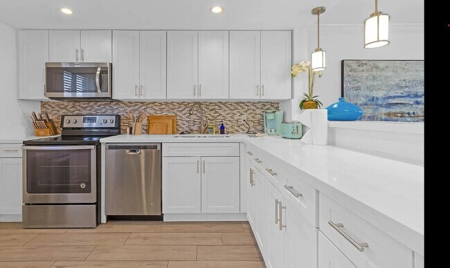 Photo - 601 N Ocean Blvd