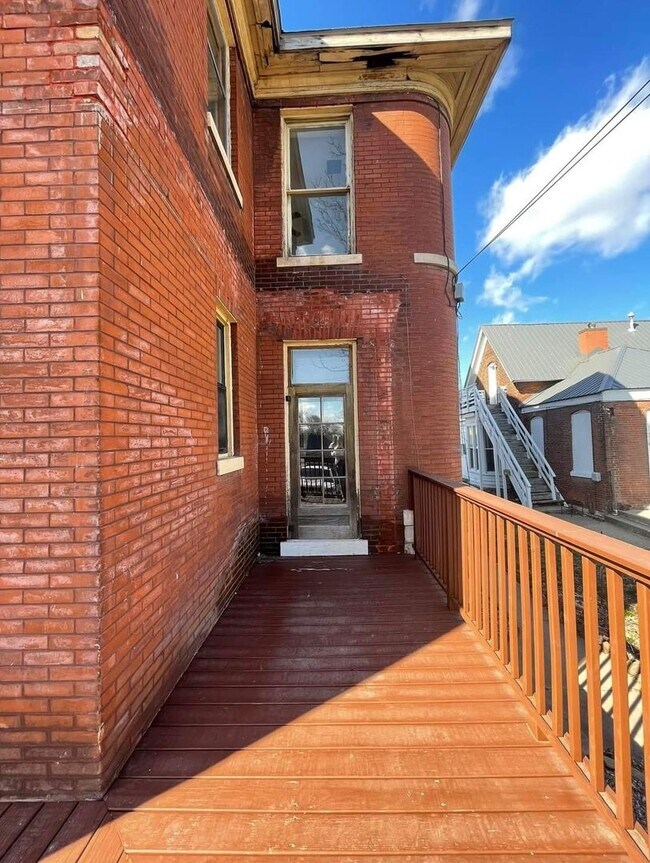 Photo - 1128-1130 State St. Unit 1130 State St. -  1