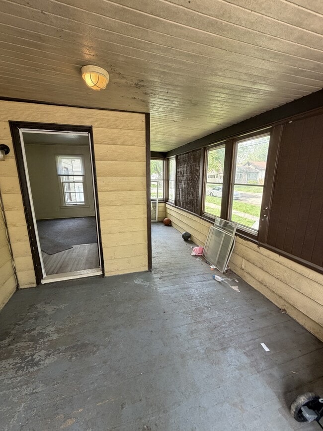 Photo - 1826 Charles Ave