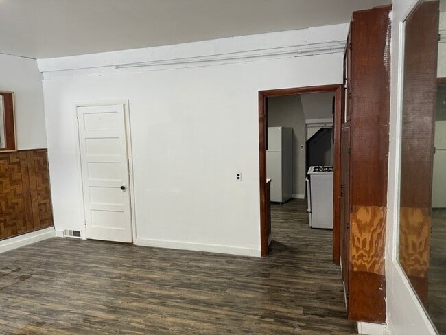 Photo - 6 E Church St