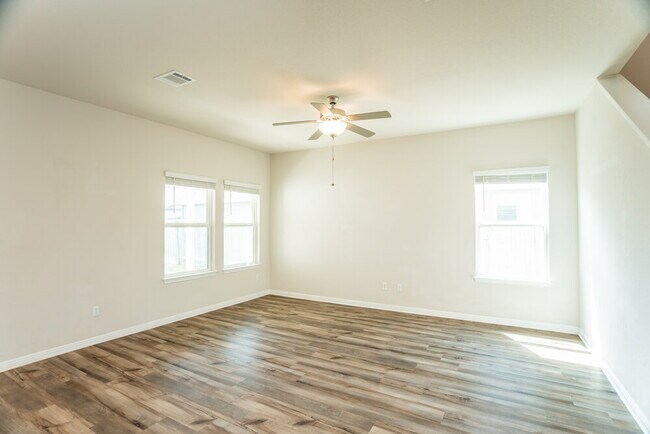 Photo - 119 Oakdale Meadows Ln
