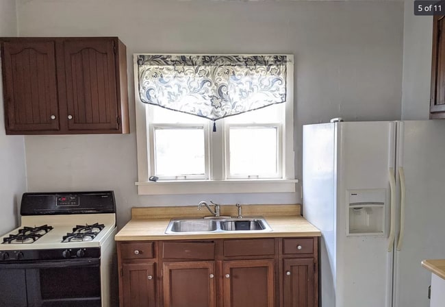 Photo - 816 W Grand Ave