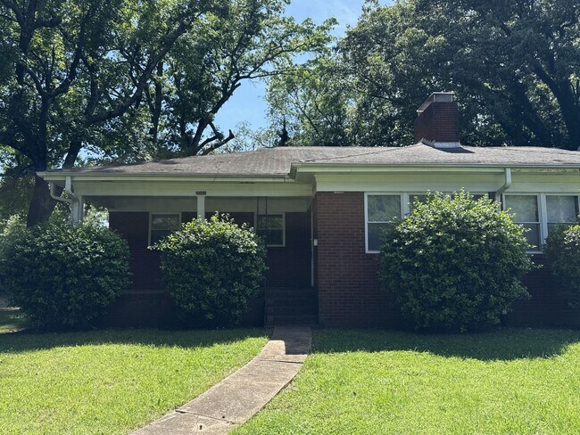 T.R. Lawing Realty Property - T.R. Lawing Realty Property House
