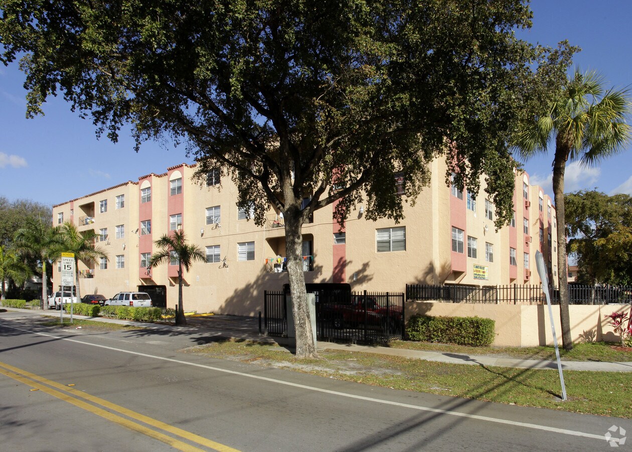 Allen Beach Apartments - Allen Beach Apartments