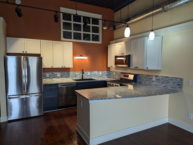 Photo - 204 W Main St Unit 3
