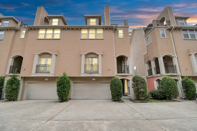 Building Photo - 5625 Dolores St Unit C Rental