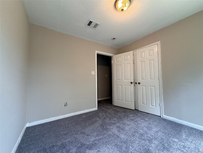 Building Photo - 5408 Groveton St