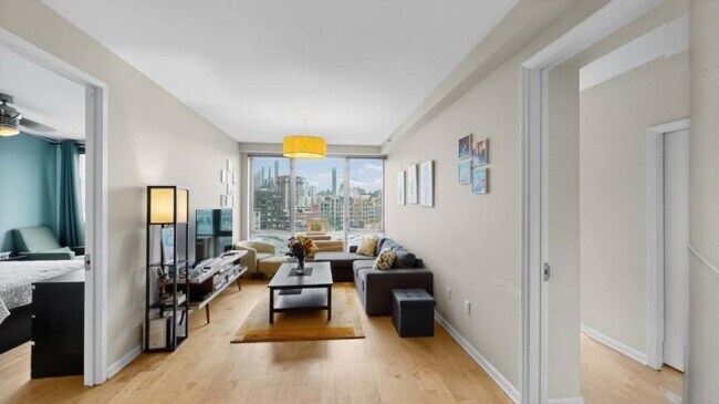 Building Photo - 2 bedroom in LONG ISLAND CITY NY 11101 Unit 7A Rental
