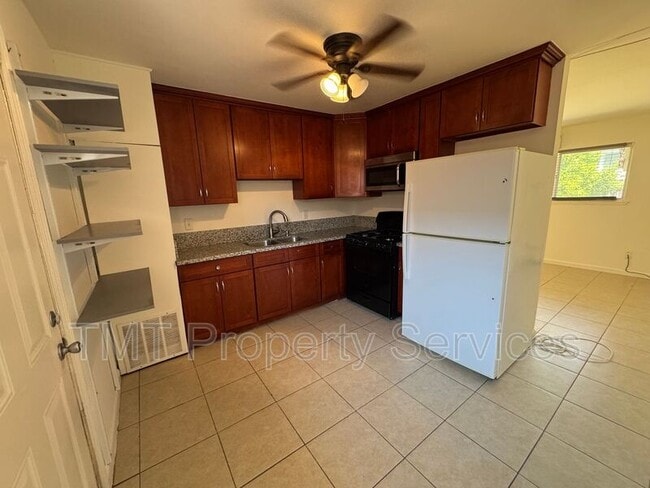 Building Photo - 3729 Branch St Unit 2