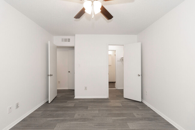 Bedroom 2 - Lewis on Cascade Apartments