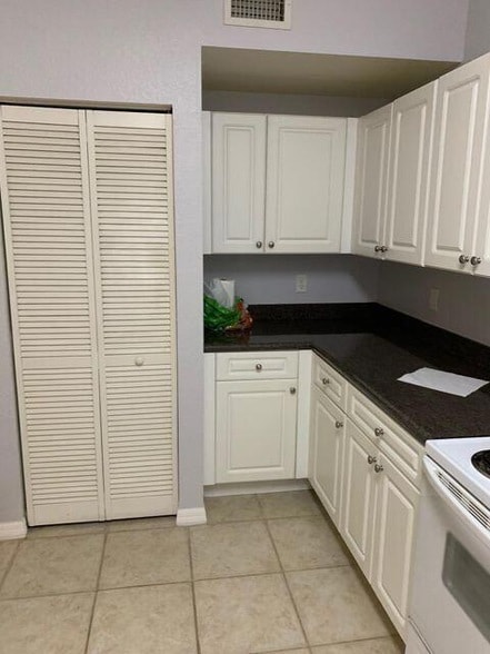 Photo - 549 SE Prescott Pl