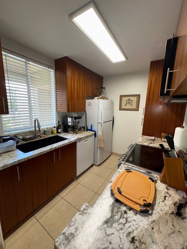 Photo - Furnished 2 bed, 2 bath in Alii Lani