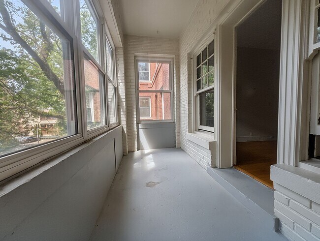 1304 W Rosemont Ave Unit 1304-2
