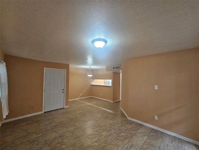 Building Photo - 10601 South Dr Unit 80