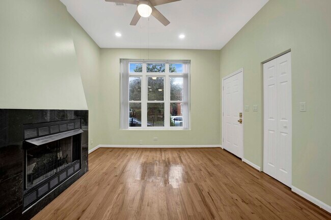 Photo - 1329 N Oakley Blvd Unit 1