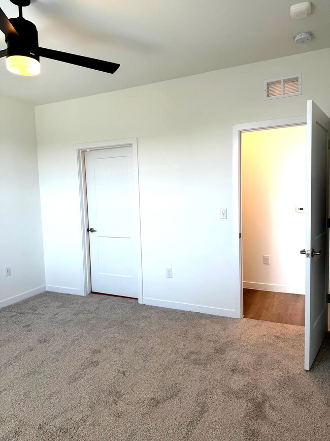 Photo - 13220 FM973 Unit 01121