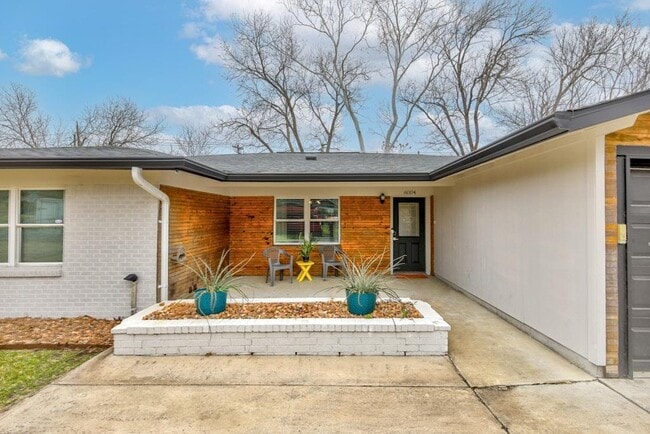 Photo - 6004 Libyan Dr