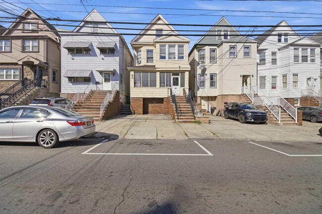 Photo - 35 W 52nd St Unit 1