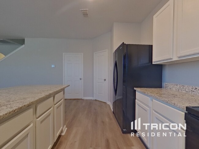 Photo - 1335 Coltview Pl