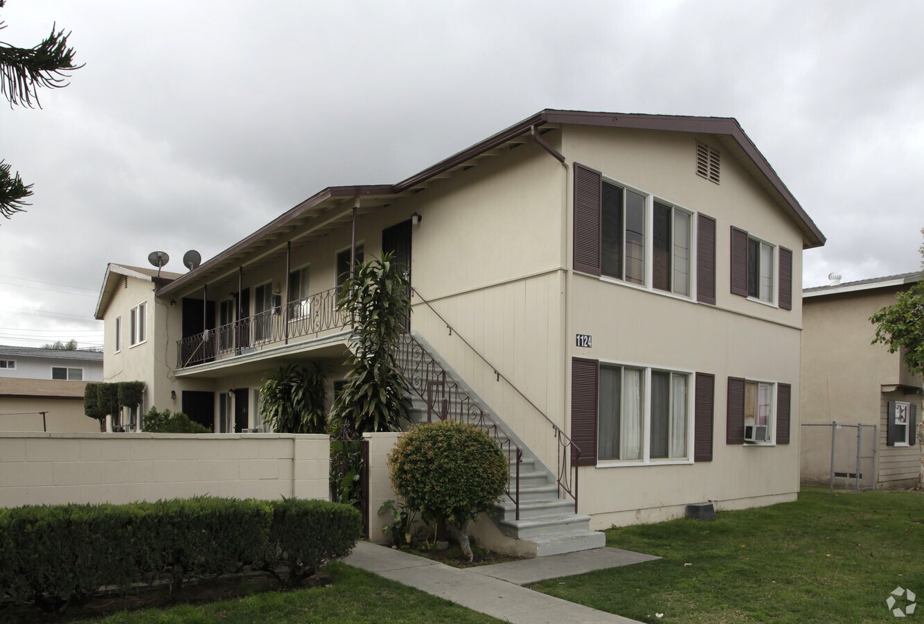 Photo - 1124 W Valencia Dr Apartments