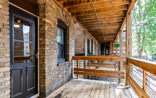 225–233 Oak Grove – Oak Grove Downtown