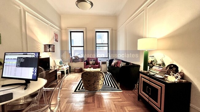 Building Photo - 664 W 163rd St Rental