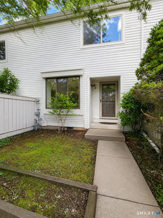 5 Farmington Chase Crescent Unit 5