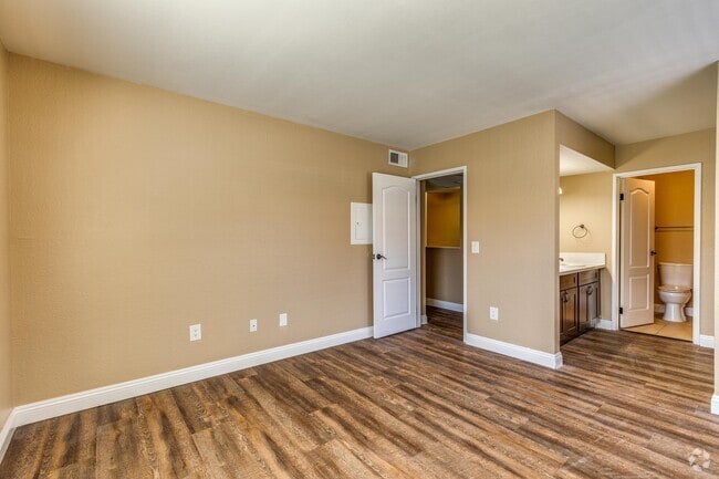 2 BR, 2 BA (Winthrop) - 960 SF