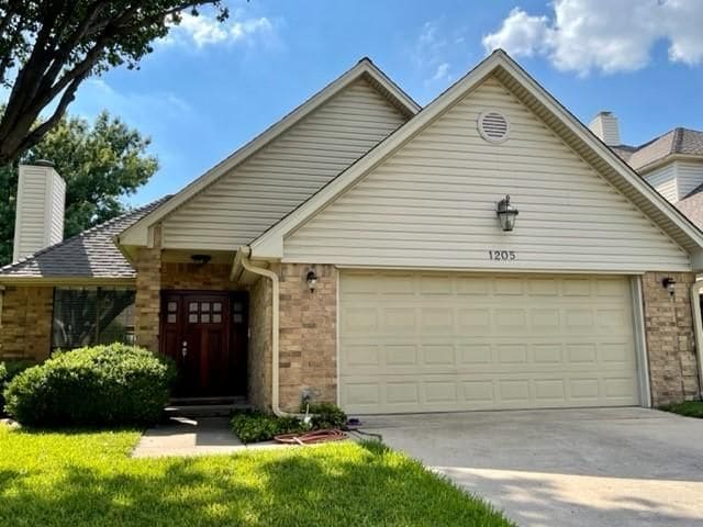 Photo - 1205 Olde Towne Dr House