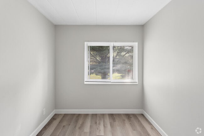 2BR, 1BA - 644SF - Bedroom