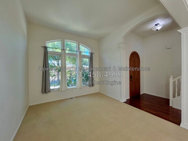 Photo - 13390 NW Hogan St