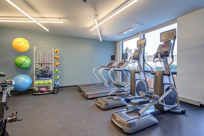 Photo - 2354 N California Ave