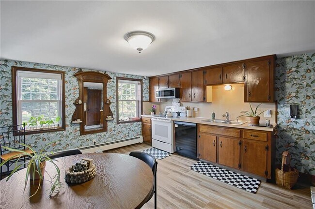 1 Sayles Hill Rd