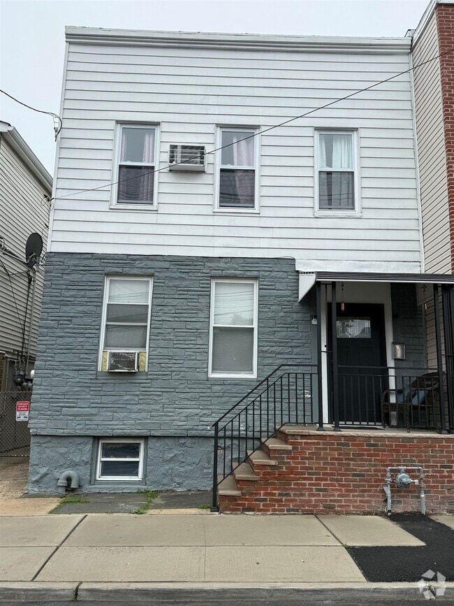 Building Photo - 6115 Polk St Unit 2 Rental