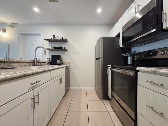 Photo - 3800 SW 20th Ave Unidad 206C