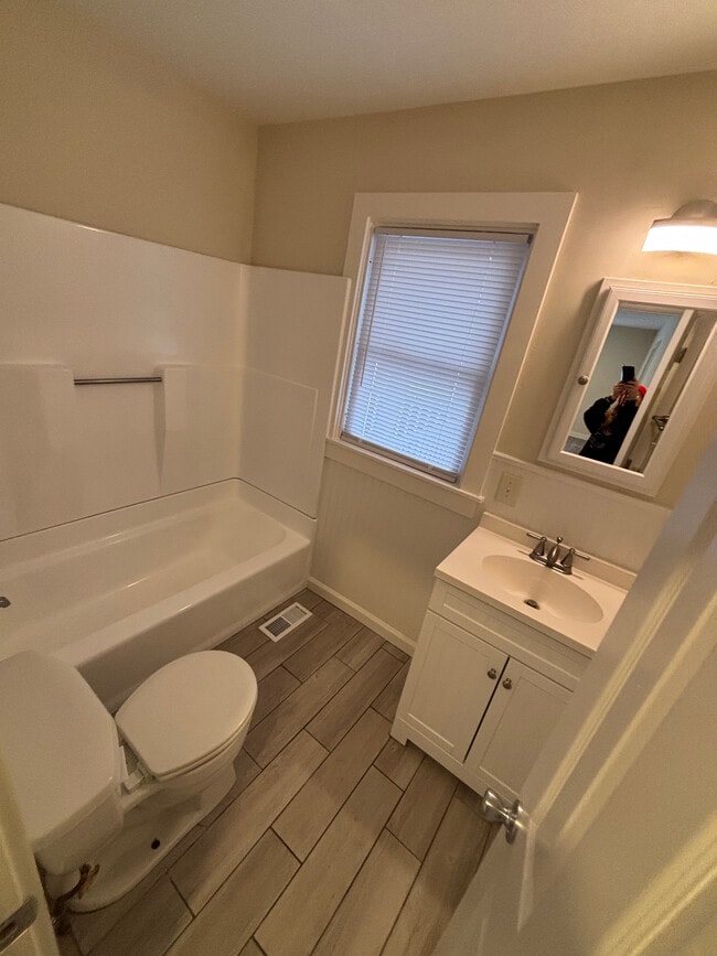 Photo - 13 Courtland Dr