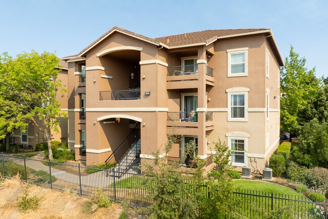 Primary Photo - Montego Falls